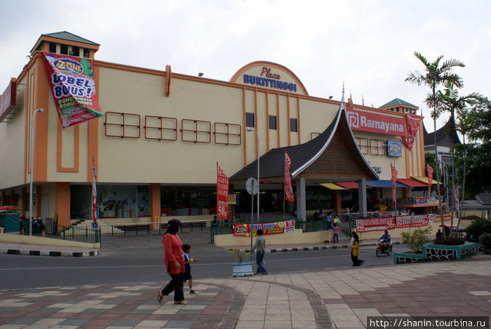 Торговый центр Букиттинги, Индонезия