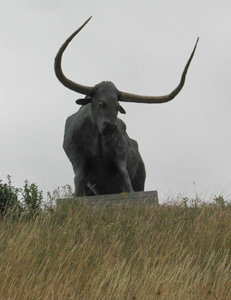 Скульптура быка