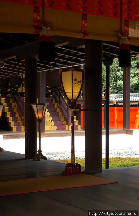 В святилище Симогамо Киото, Япония