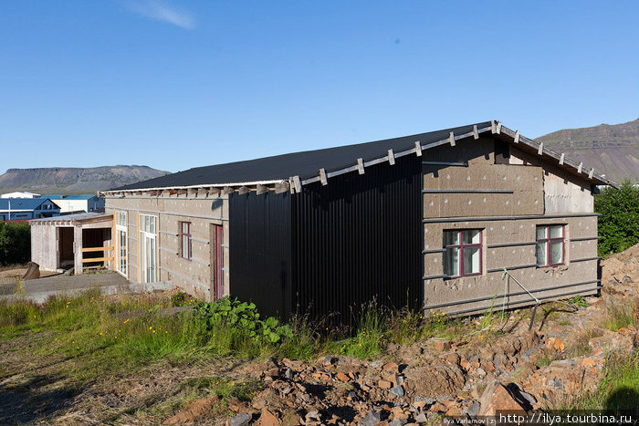 Вот так строится типовой исландский дом. Фанерный каркас, утеплитель и обшивка Западная Исландия, Исландия