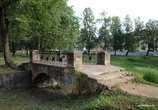 Заброшенный мостик в заброшенном Карякинском саду
