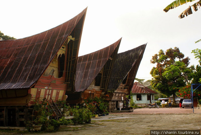 Дома в суматранском стиле Остров Самосир, Индонезия