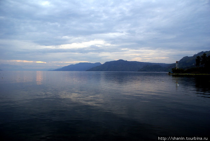 Озеро Тоба Парапат, Индонезия