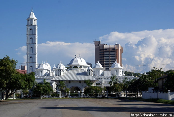 Мечеть Куала-Теренгану, Малайзия