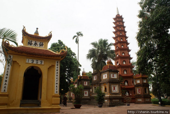 Пагода Чанкуок Ханой, Вьетнам