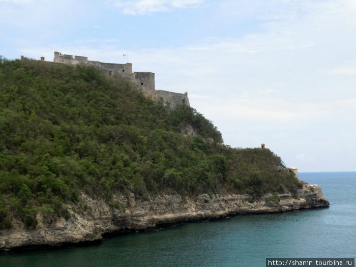 Крепость на склоне Сантьяго-де-Куба, Куба