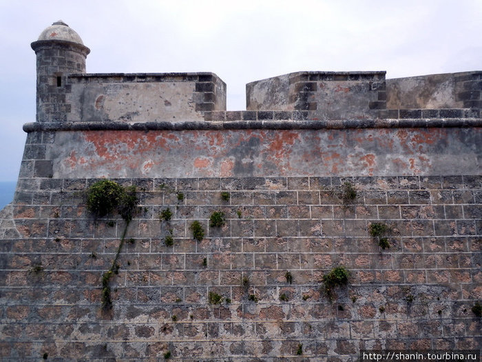 Стена крепости Сантьяго-де-Куба, Куба