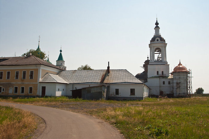 Восстанавливающийся монастырь Ростов, Россия