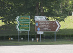 Дорожные зарисовки
В Highlands дорожные знаки помимо английского дублируются на гэльском языке