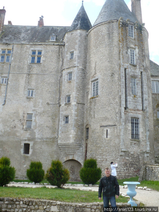 Замок в Менге Мён-сюр-Луар, Франция