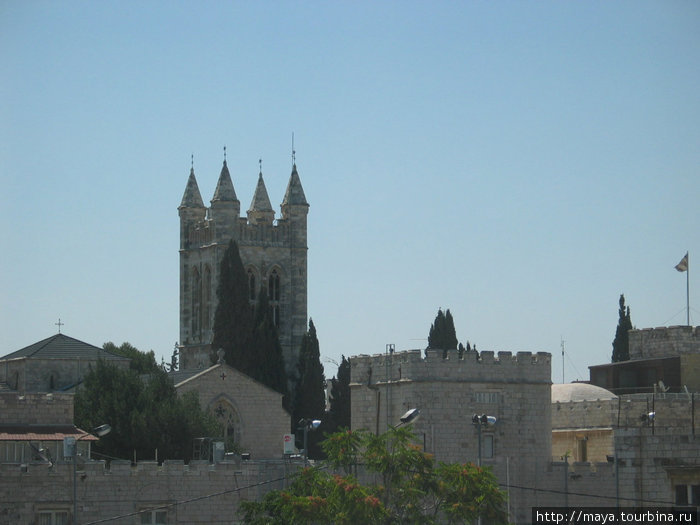 Церковь Сент-Джордж – первое, что мы увидели из окна нашего номера. Иерусалим, Израиль