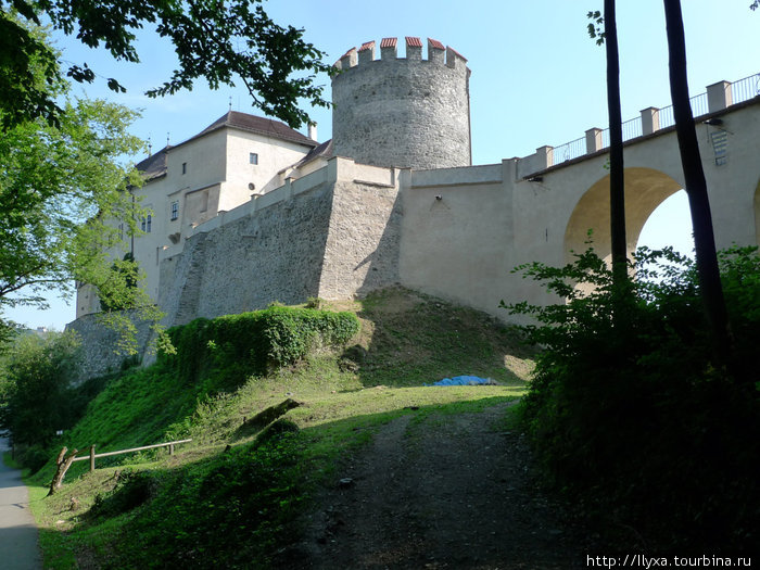 Замок Чешски-Штернберк Чешски-Штернберк, Чехия