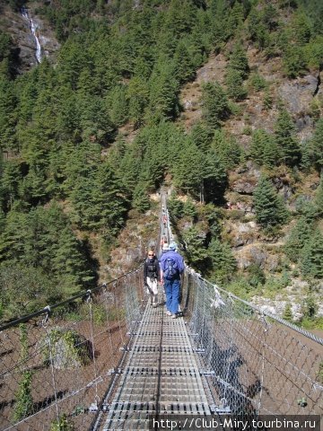 новые мосты чаще всего строят на популярных туристических маршрутах(Аннапурна, Соло-Кхумбу, Лангтанг и некоторых других) Непал