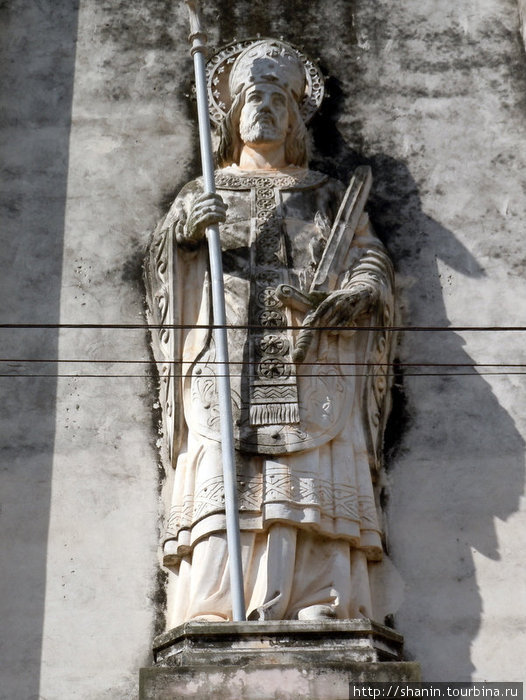 Статуя на соборе Сьего-де-Авила, Куба