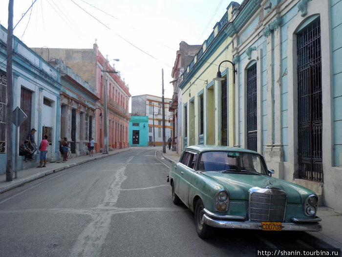 Машина на улице Камагуэй, Куба