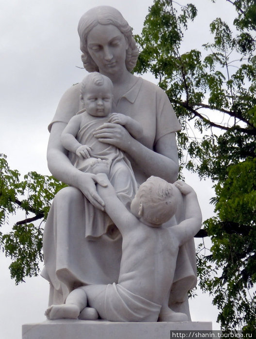 Памятник матери с ребенком Лас-Тунас, Куба