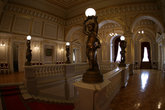 фотографии внутреннего убранства дворца позаимствованы с сайта В. Януковича (дворец является резиденцией президента Украины)