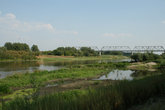 Река Сура и вид на ж/д мост.