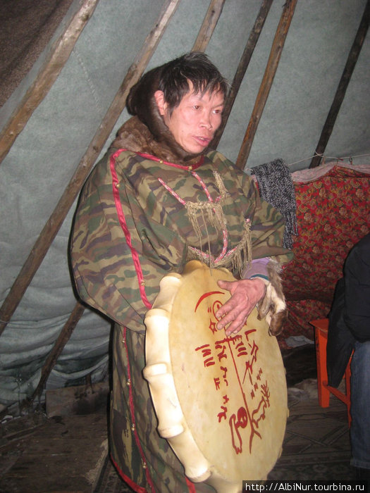 \Шаман\ Коля, 40 лет, имеет три имени — по паспорту, ненецкое и шаманское. Нарьян-Мар, Россия