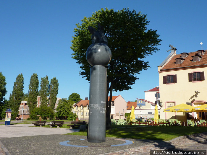 Памятный знак в честь тысячелетия Литвы. Клайпеда, Литва