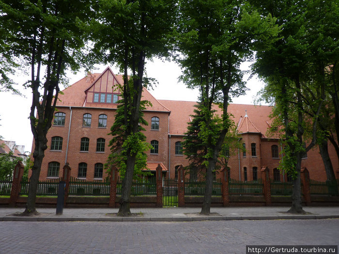Старинное здание педагогического факультета Клайпедского Университета. Клайпеда, Литва