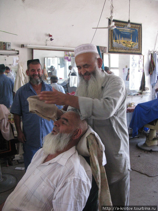 Парикмахерская для бородатых Гиссар, Таджикистан