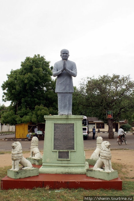 Статуя Катарагама, Шри-Ланка
