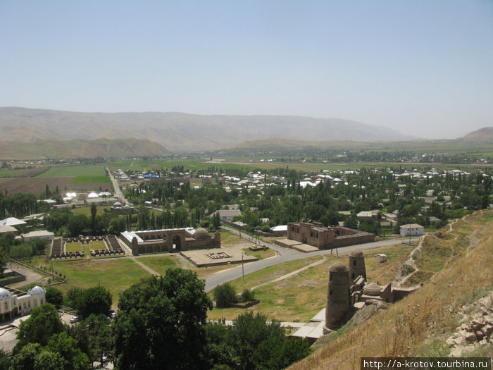 Гиссар - 20 км от Душанбе - старинный городок Гиссар, Таджикистан