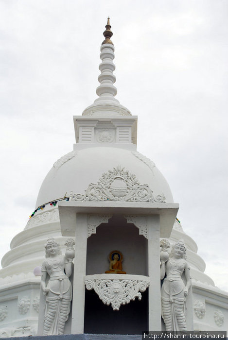 Белая ступа Киринда, Шри-Ланка