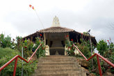 Храм на вершине холма