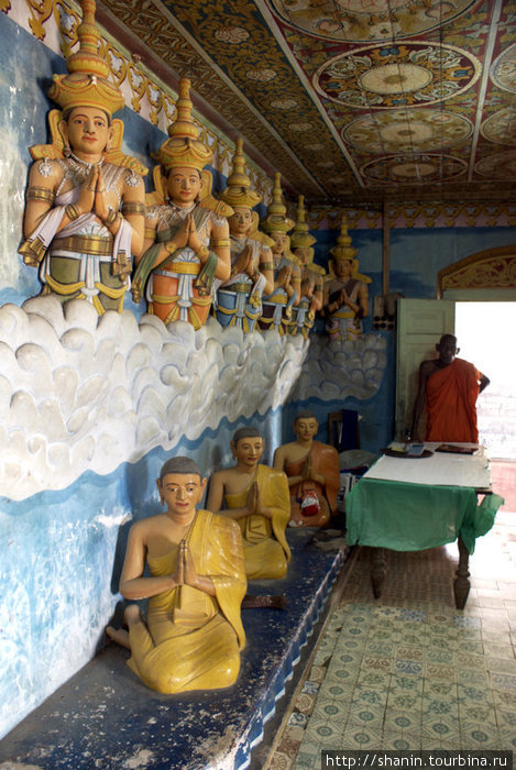 В храме Михинтале, Шри-Ланка