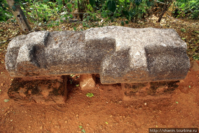 Каменнный элемент конструкции Наланда, Шри-Ланка