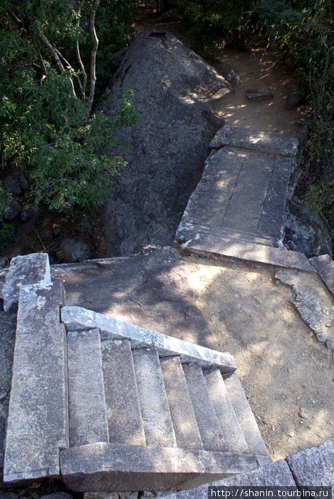 Кменная лестница Ритигала Заповедник, Шри-Ланка