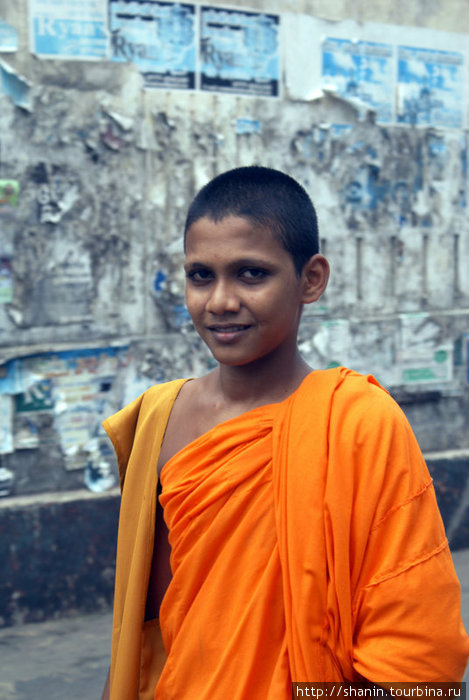 Монахи и священники Шри-Ланка
