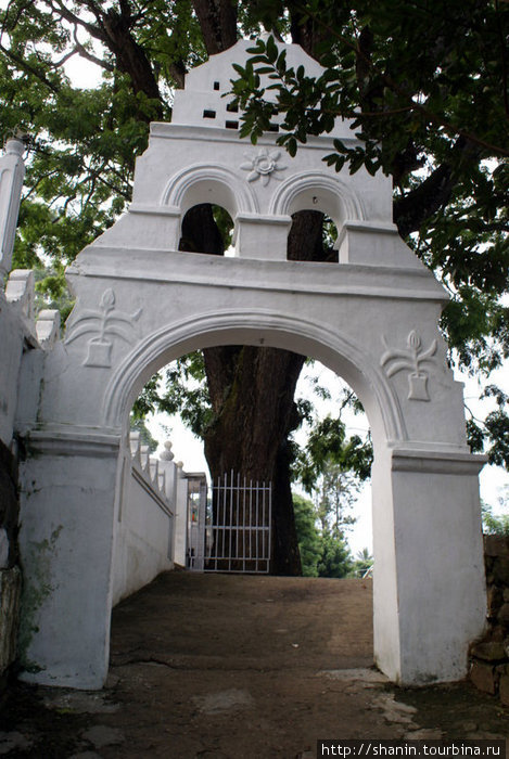Ворота Бандаравела, Шри-Ланка