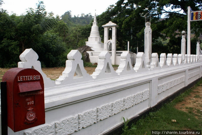 Почтовый ящик на углу Бандаравела, Шри-Ланка