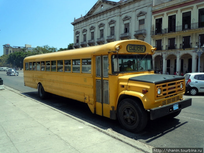 Бывший школьный автобус Куба