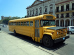 Бывший школьный автобус