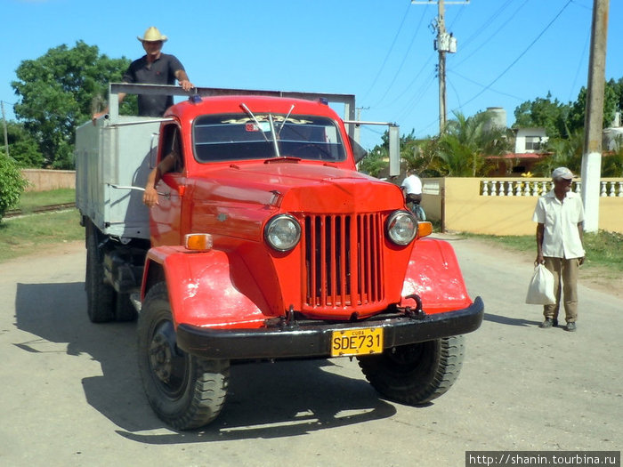 Автостопщик в кузове грузовика Куба