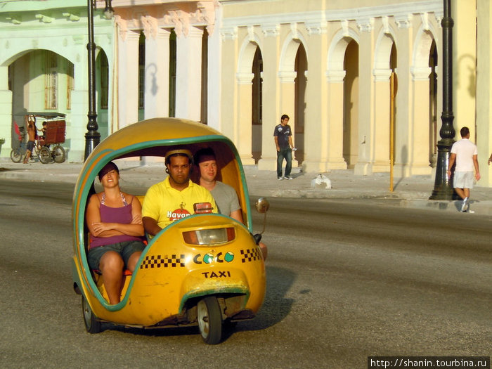 Такси на Малеконе Гавана, Куба