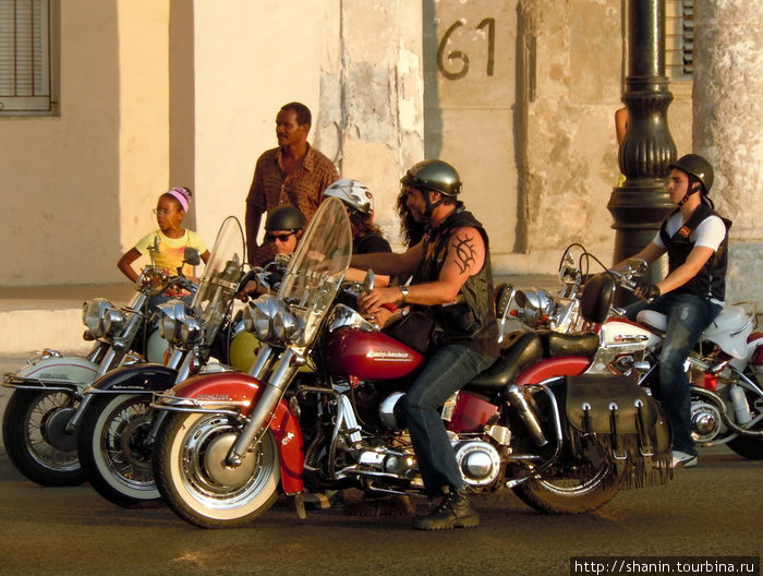 Мотоциклисты Гавана, Куба