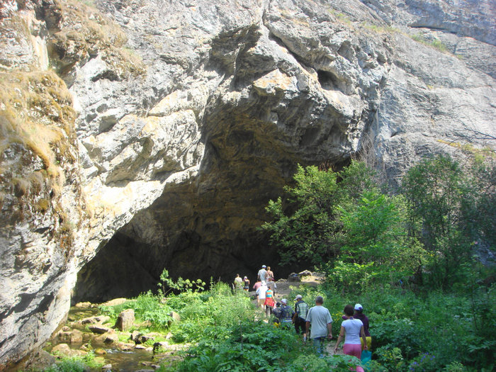 Вход в Капову пещеру Старосубхангулово, Россия