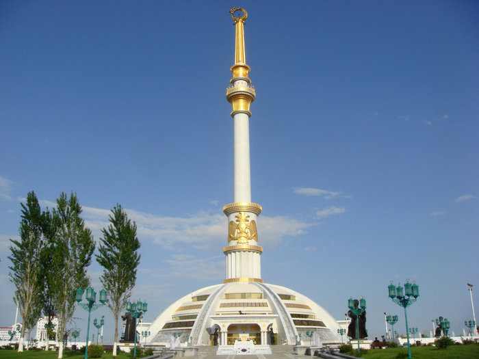 Монумент Независимости Ашхабад, Туркмения