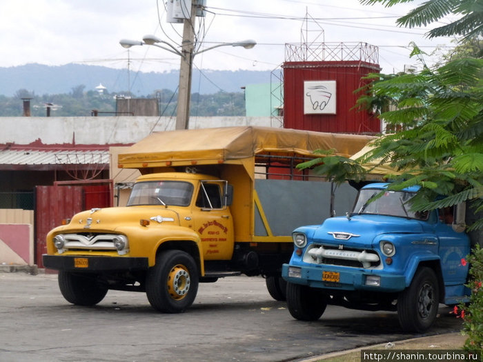 Грузовики — на них тоже перевозят людей на большие расстояния Куба