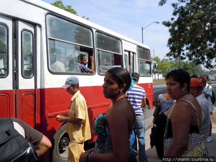 Посадка на автобус Куба