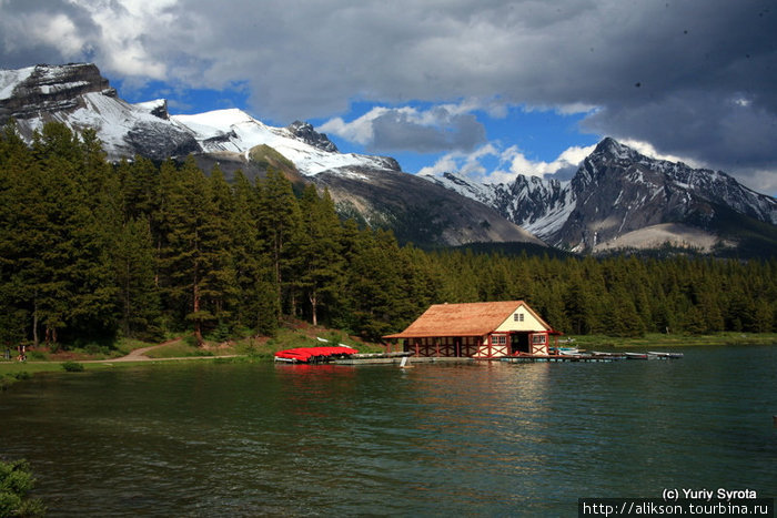Maligne Lake, Jasper National Park. Провинция Альберта, Канада