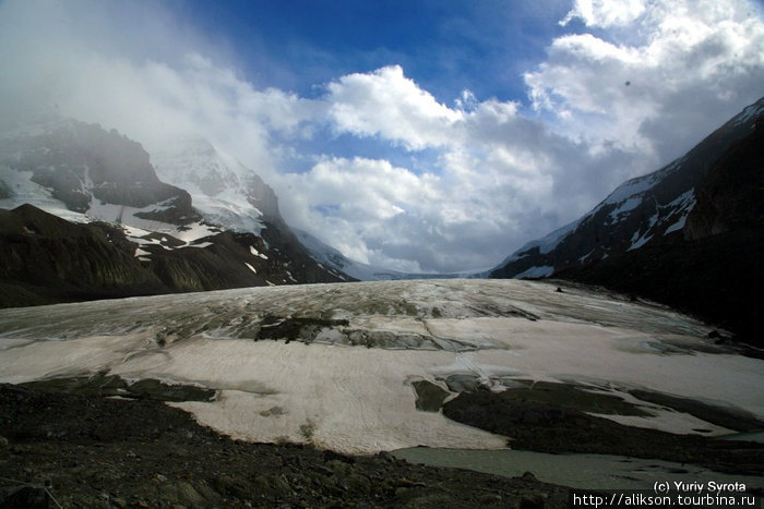 Columbia Icefield. Ледник. Провинция Альберта, Канада