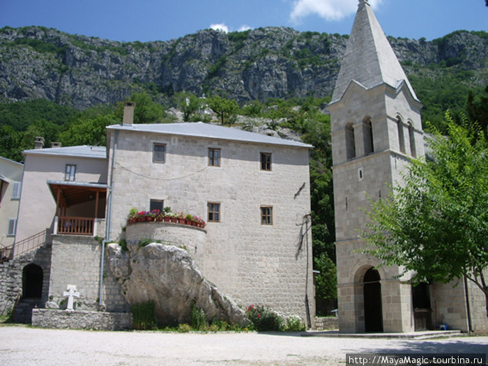 Нижний монастырь монастырь Острог, Черногория