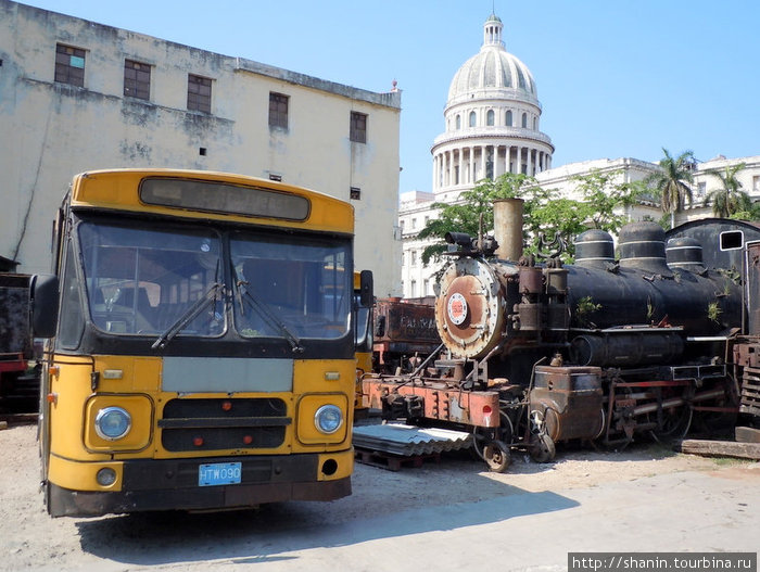 Автобус и Капитолий Гавана, Куба