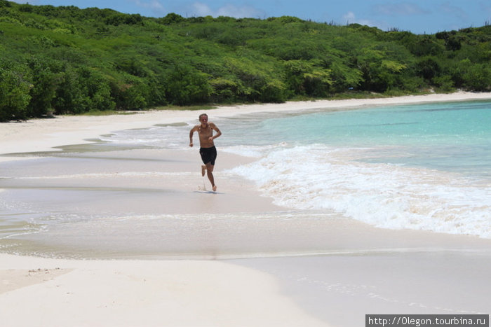 Просторные, огромные пляжи с белым песком Остров Антигуа, Антигуа и Барбуда
